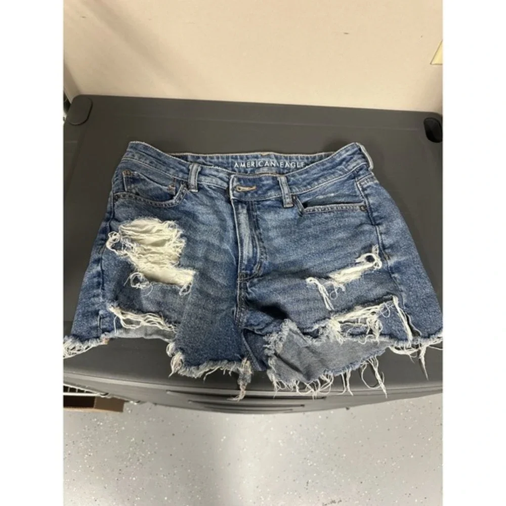 American Eagle Women's Mom Short Denim‎ Double Button Shorts - Size 8 Ripped